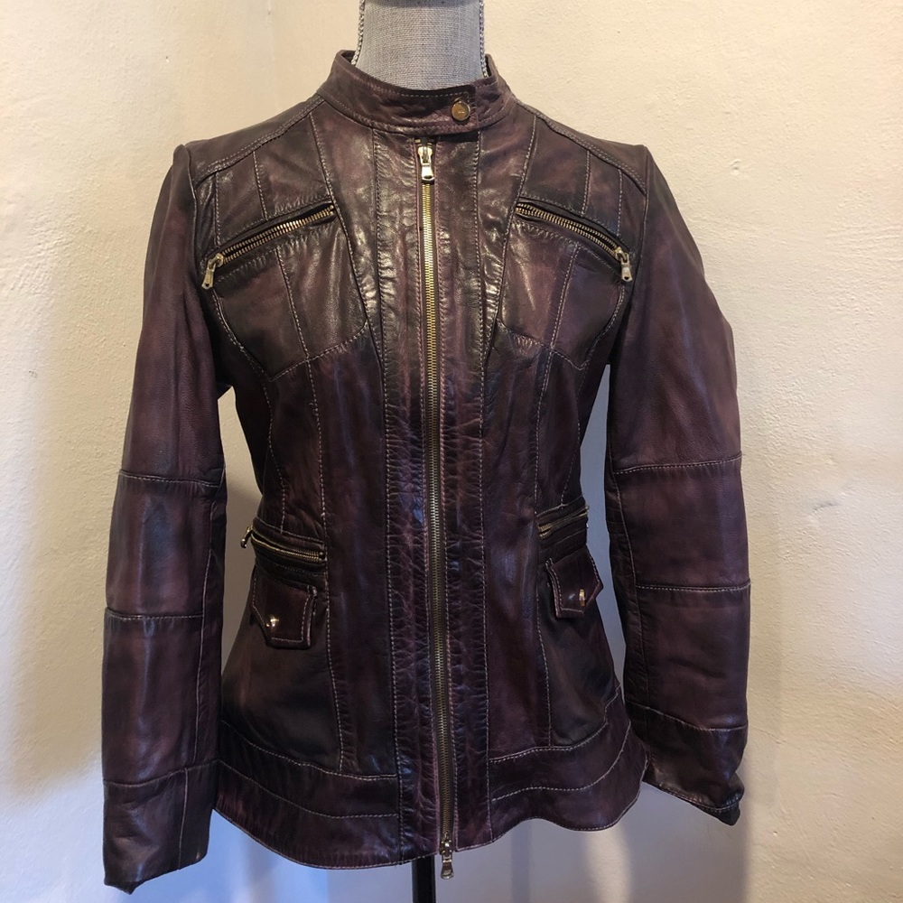 Brown Wilson’s leather med. size jacket.